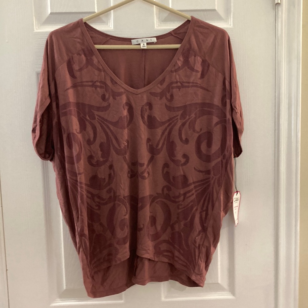CABI “Plum Crazy” short sleeve top. NWT. Size S.